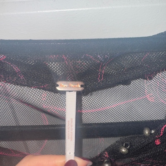 Free People Sheer Floral Smocked Top – Size Large - Picture 4 of 4